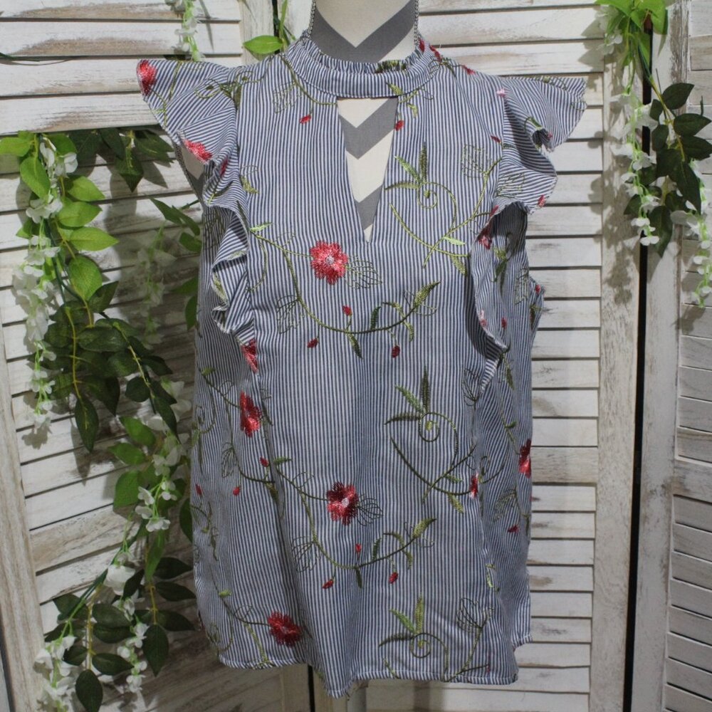BCBGeneration Sleeveless Ruffle Embroidered Top (369) - Picture 3 of 9